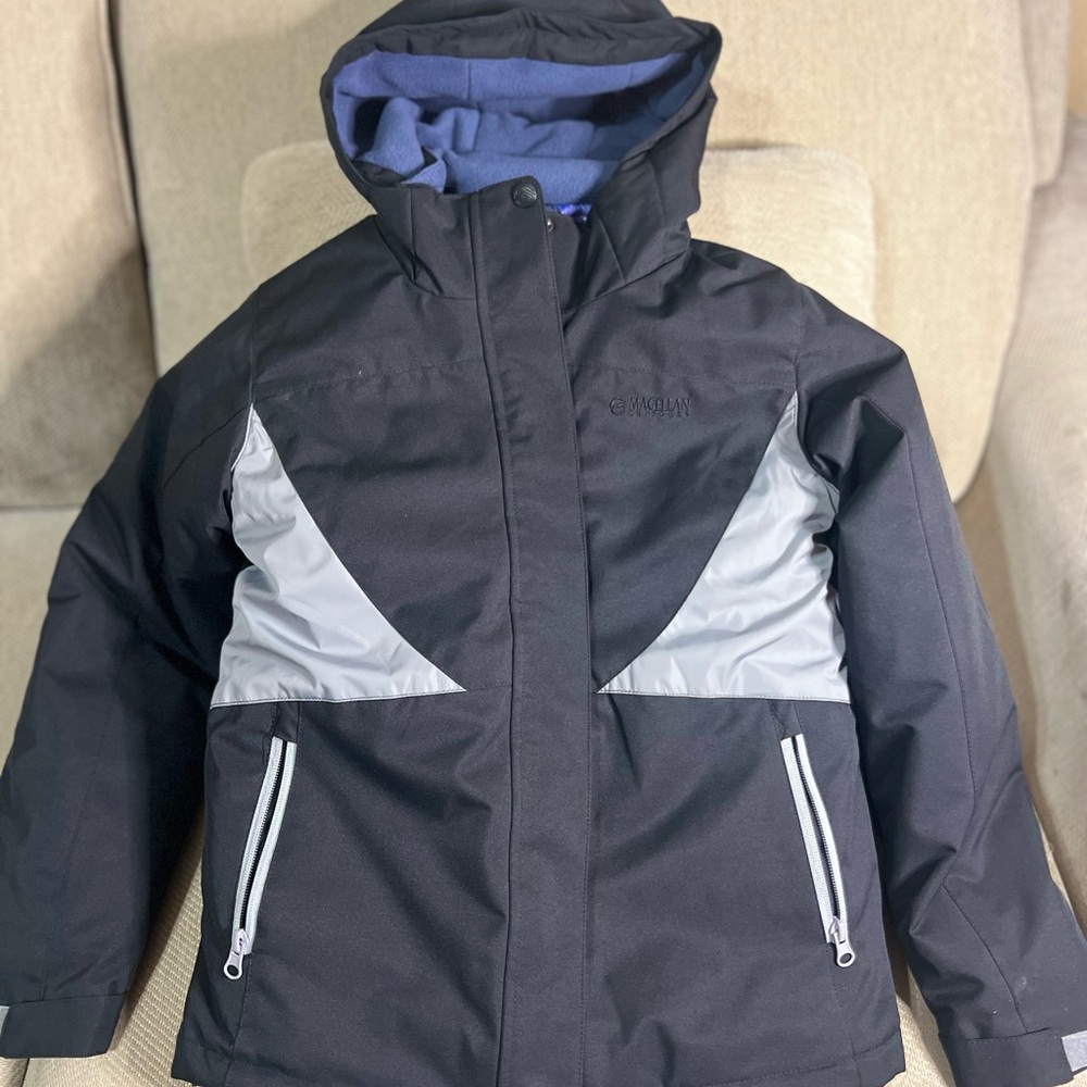 Magellan Outdoors Kids Black and Gray Puffer Jacket